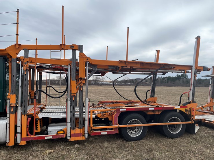 #110-•-2014-volvo-car-hauler-semi-and-trailer-(has-wi-title)-image-11