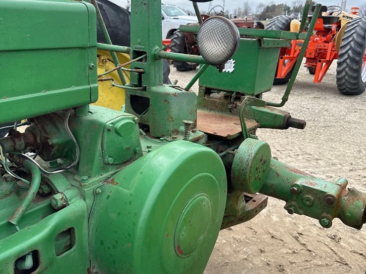 john-deere-b-image-5