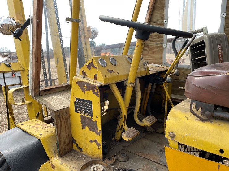 #173-•-otis-ut-50-gas-powered-rough-terrain-forklift-image-16