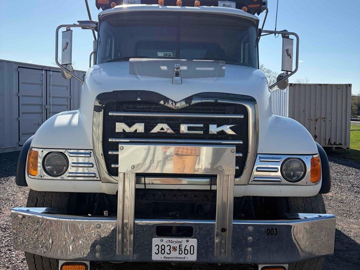 2007-mack-cv713-tri-axle-dump-image-2