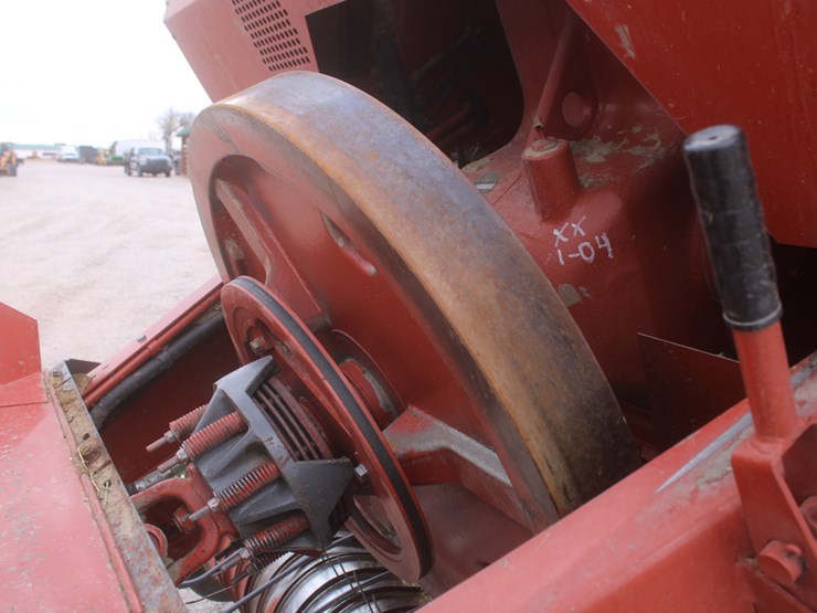 hesston-4910-image-20