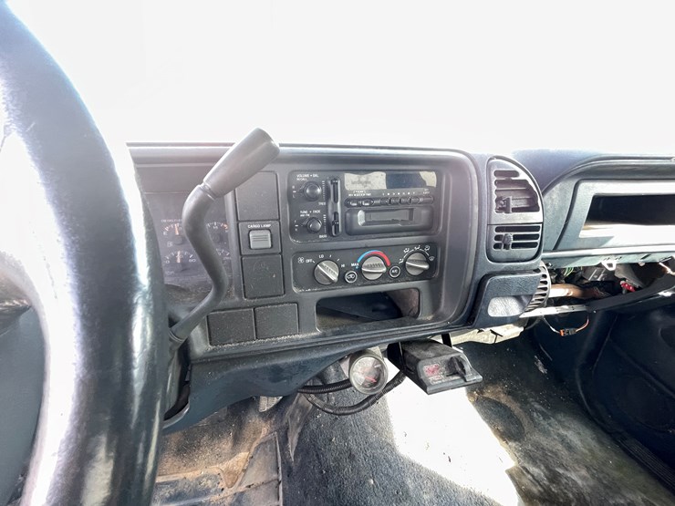 2000-chevrolet-2500-image-39