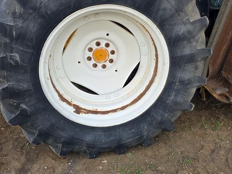 2006-new-holland-ts135a-image-37