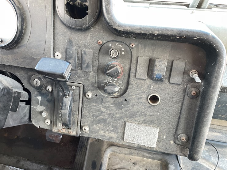 #164-•-2005-freightliner-box-truck-(has-wi-title)-image-13