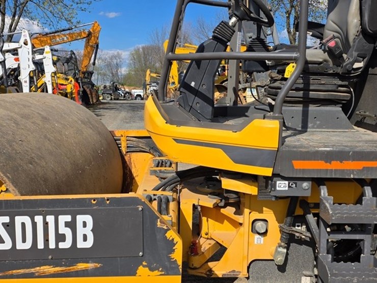 2018-volvo-sd115b-image-11