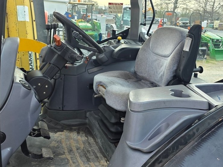 2006-new-holland-ts135a-image-60