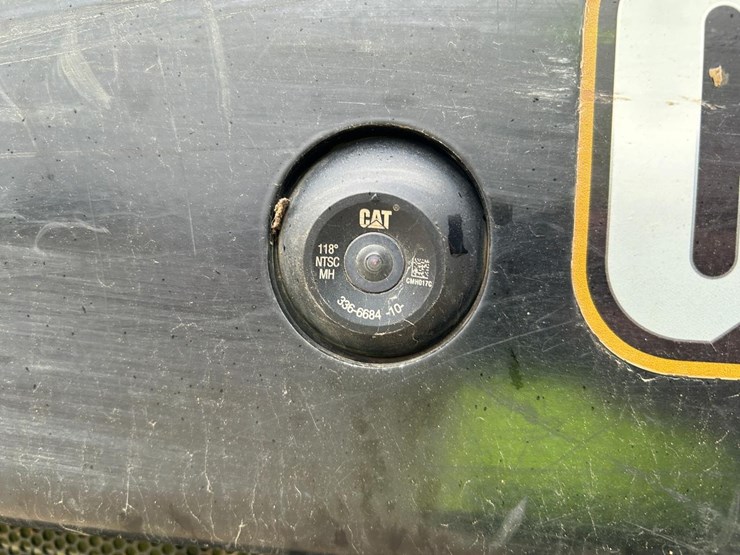 2021-caterpillar-299d3-image-15