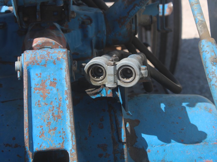 1966-ford-4000-image-34