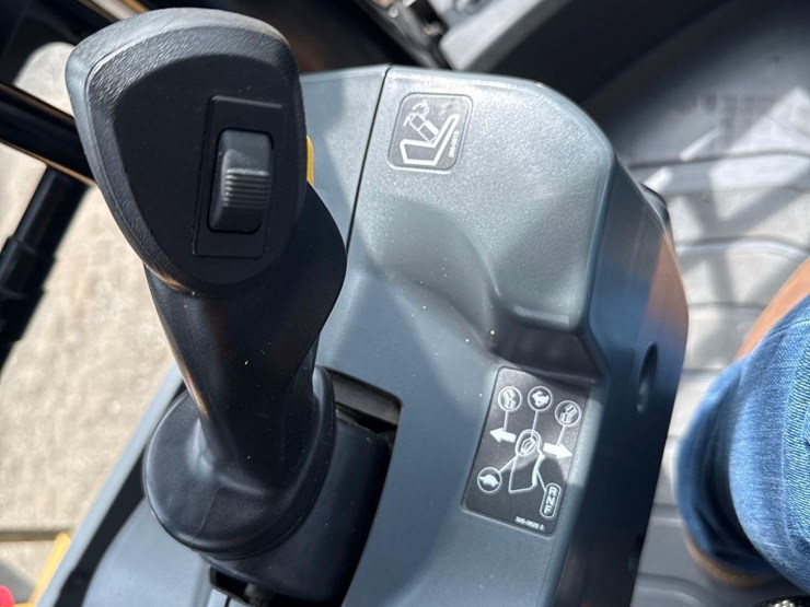 2022-caterpillar-982m-image-34