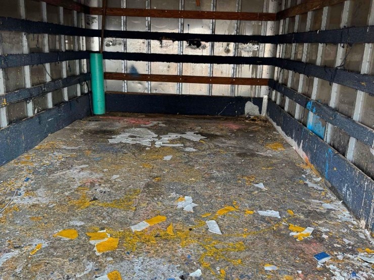 2006-isuzu-npr-image-14