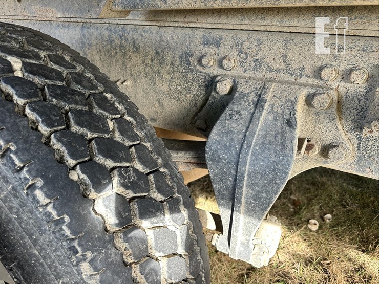 1991-freightliner-fld120-image-15