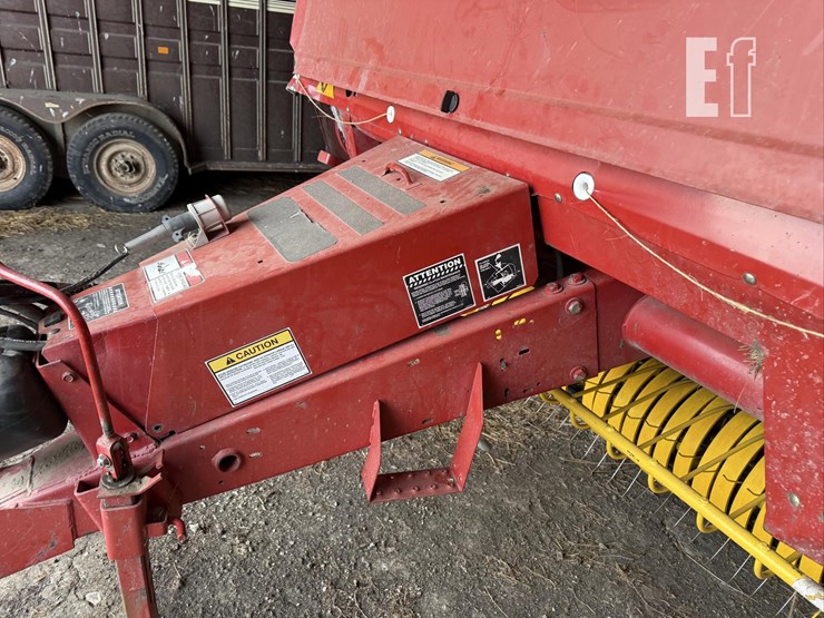 new-holland-664-image-9