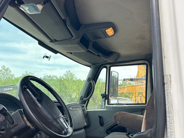 2005-international-4300-image-29