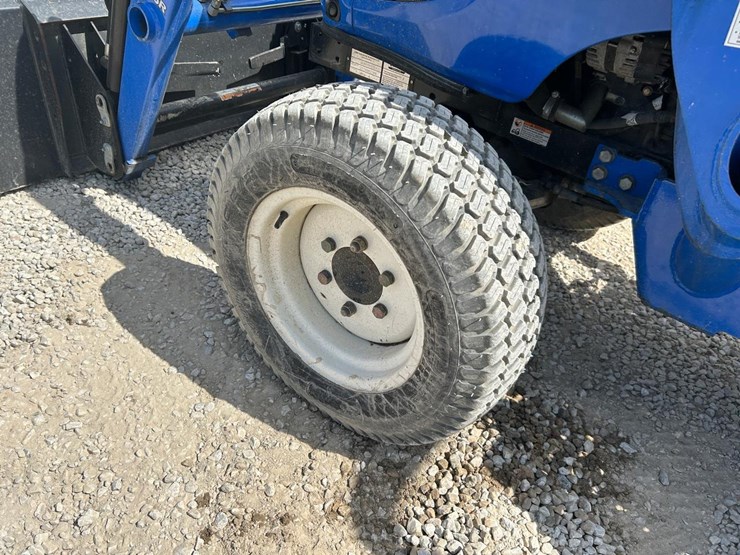 2016-new-holland-workmaster-33-image-17