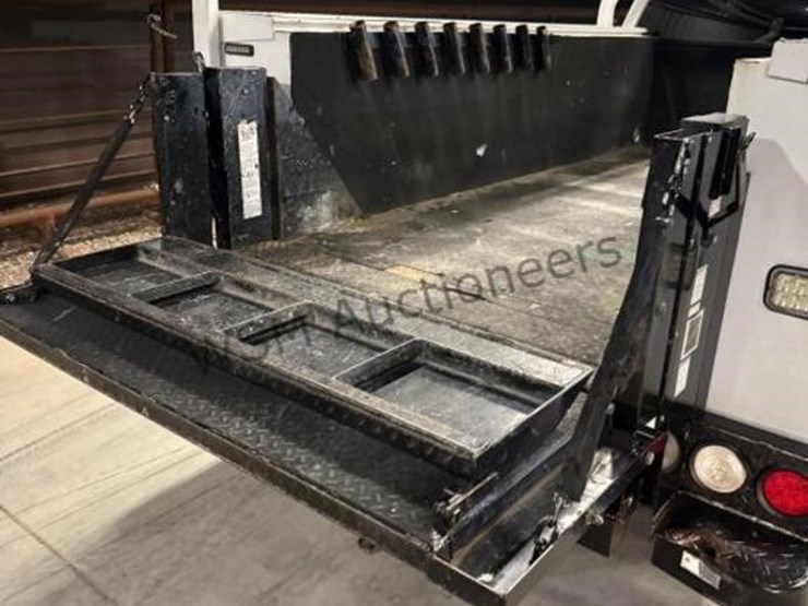 2016-ford-f350-image-11