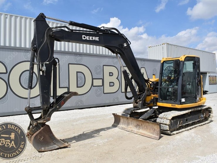 2021-deere-85g-image-1