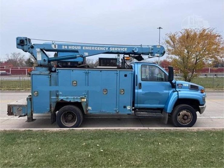 2007-gmc-topkick-image-1