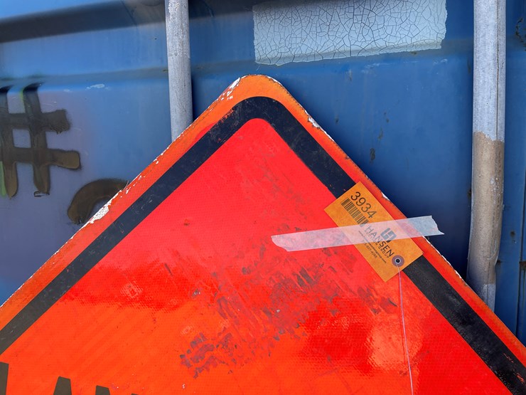 #3934-•-retired-fiberglass-road-signs-image-6