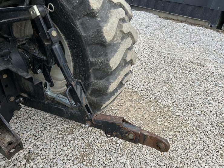 new-holland-boomer-40-image-15