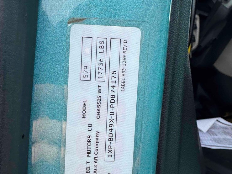 2023-peterbilt-579-image-13