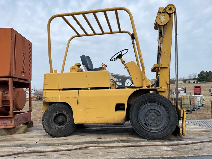 #170-•-baker-5000-lbs.-gasoline-powered-forklift-image-3