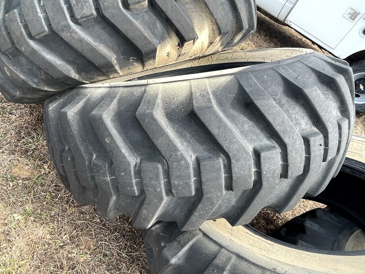 #10707-•-(4)-17.5-25-denman-loader-tires-image-11