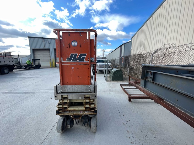 2007-jlg-1930es-image-8