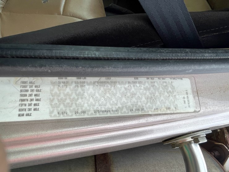 #128-•-2003-western-star-sleeper-cab-semi-tractor-(has-wi-title)-(non-runner)-image-83