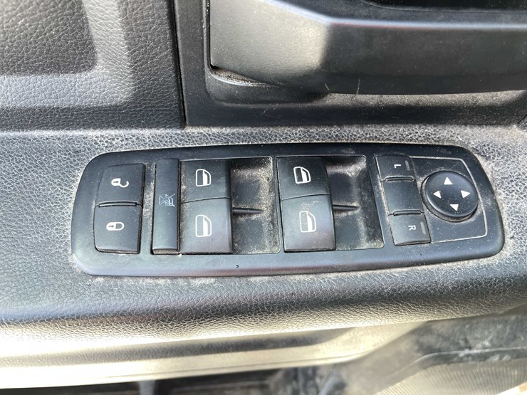 2015-dodge-2500-image-63