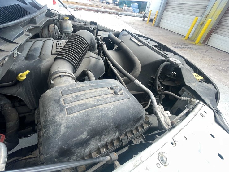 2015-dodge-1500-image-65