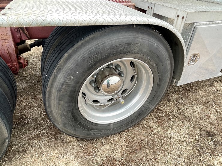 1987-peterbilt-379-image-33