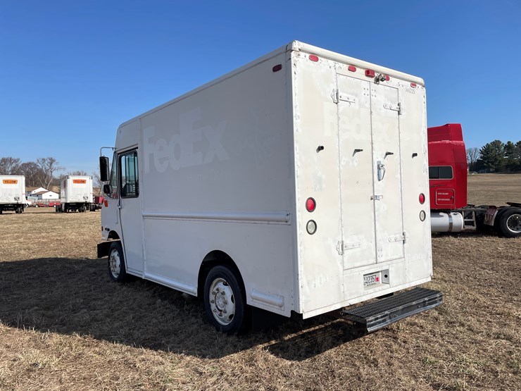#164-•-2005-freightliner-box-truck-(has-wi-title)-image-7