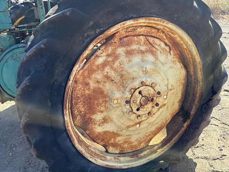 john-deere-b-image-4