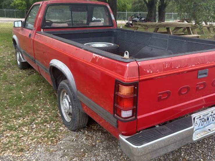 1993-dodge-dakota-image-8