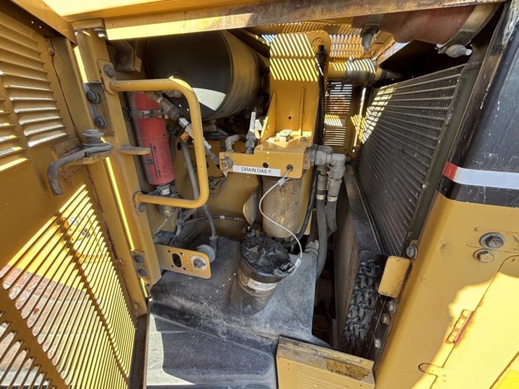 caterpillar-143h-image-71