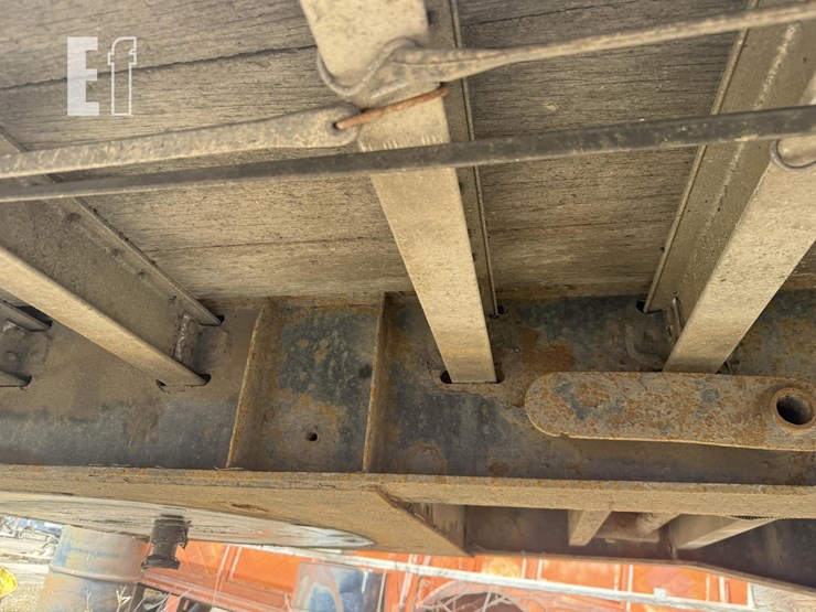 2013-2013-mov-hall-trailer-image-30