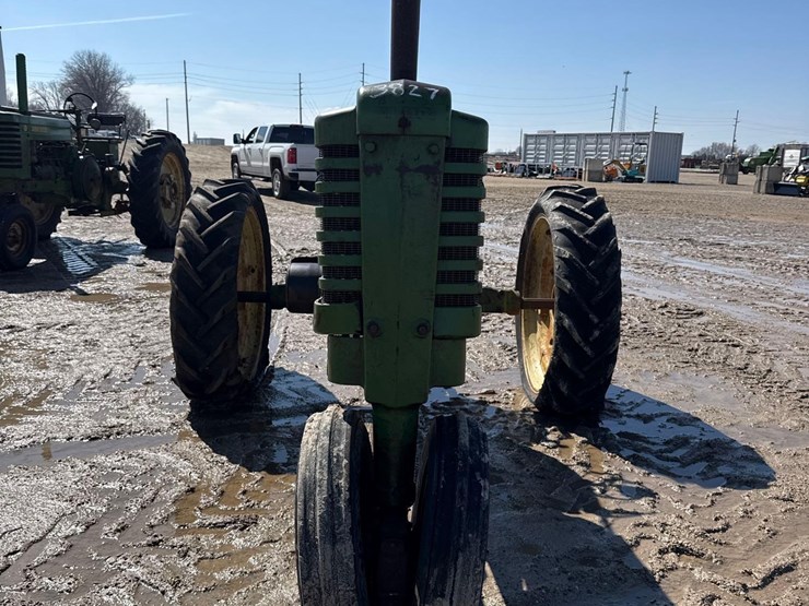 john-deere-b-image-2