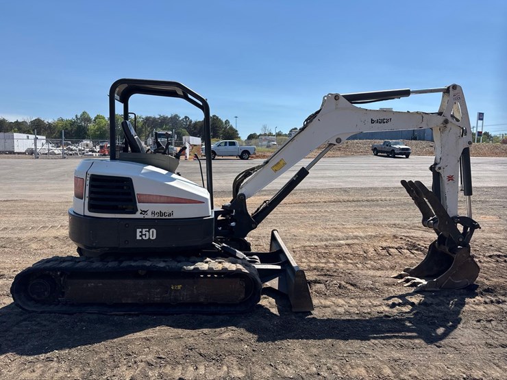 2012-bobcat-e50-image-6