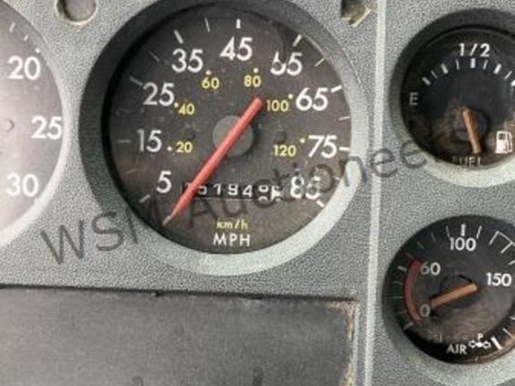 1996-freightliner-fl70-image-20