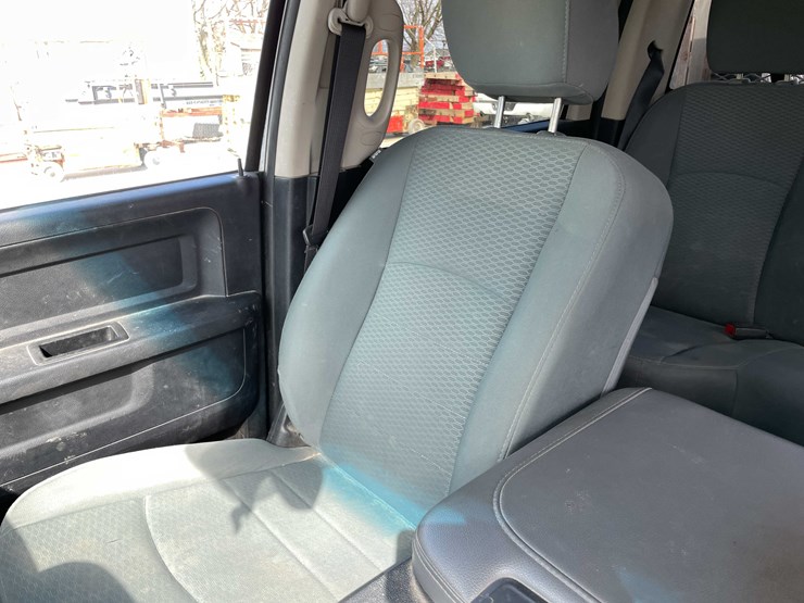 2015-dodge-2500-image-86