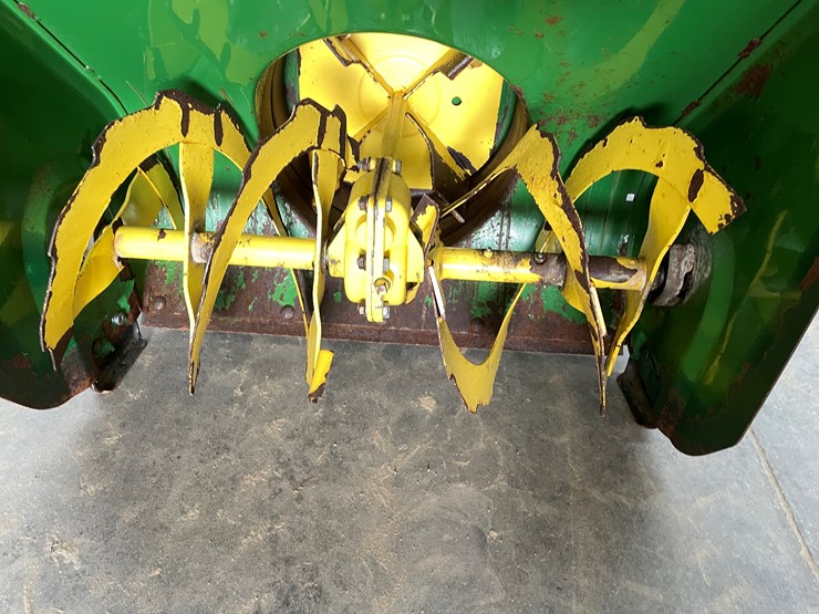 #3968-•-john-deere-trs24-snowblower-image-10