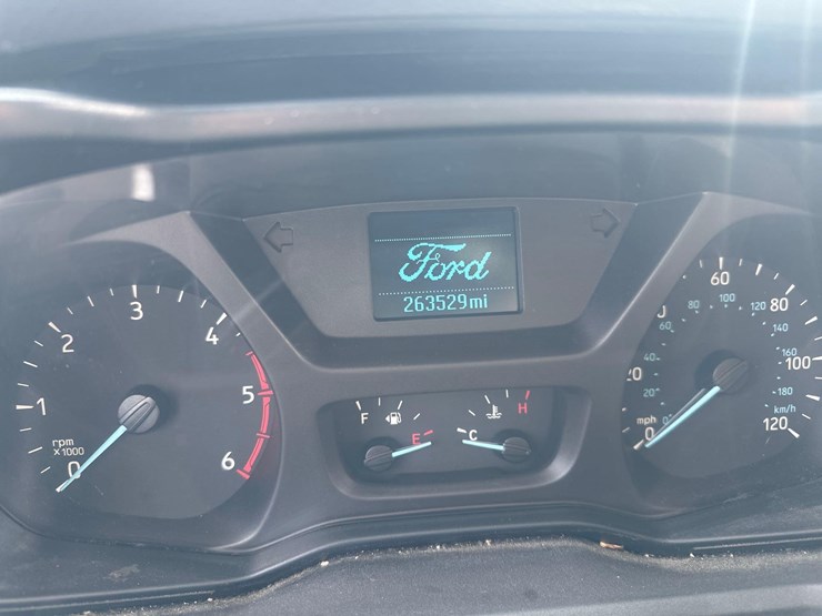 2015-ford-transit-image-28