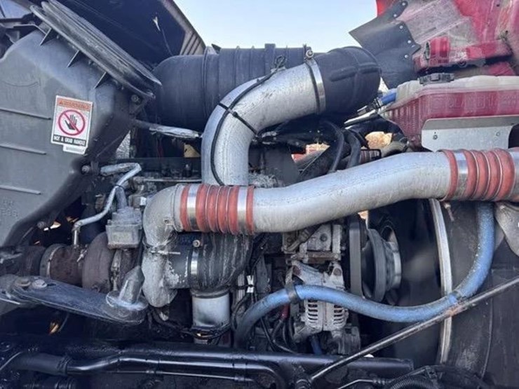 2014-kenworth-t470-image-16