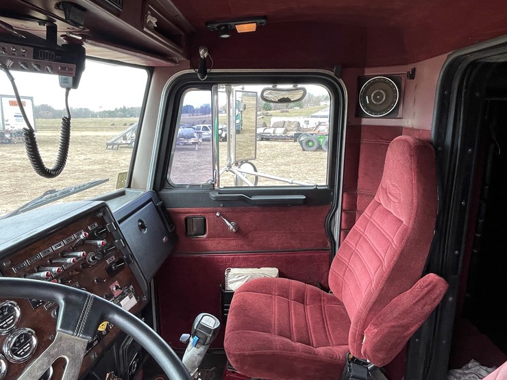 1987-peterbilt-379-image-59