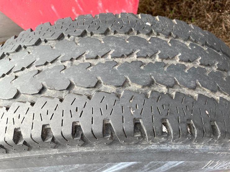 #211-•-slinger-style-manure-spreader-image-22