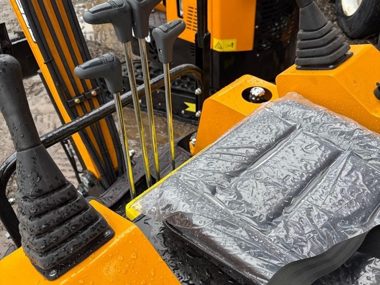 new-vicsec-co-mini-excavator-model-vc15-image-6