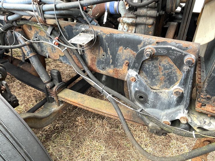 1999-peterbilt-377-image-57