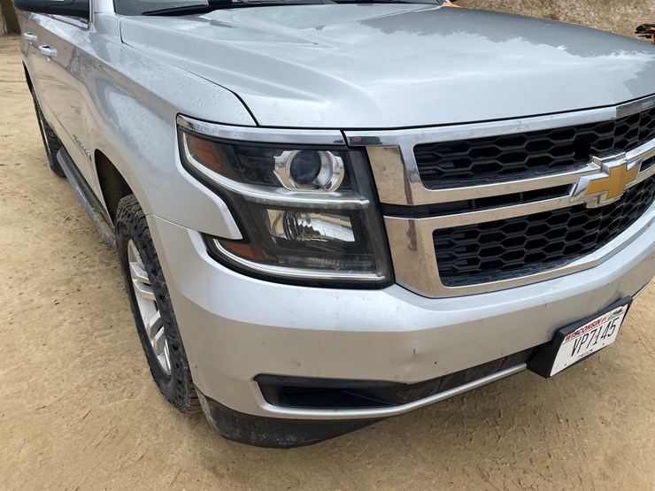 2015-chevrolet-suburban-image-14