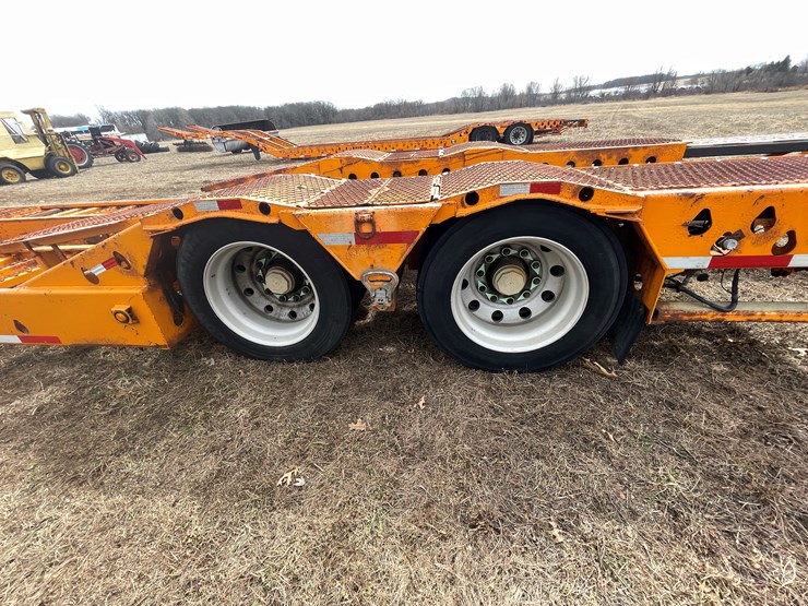 #155-•-2005-delavan-semi-truck-auto-hauler-trailer-(delay-in-title)-image-22