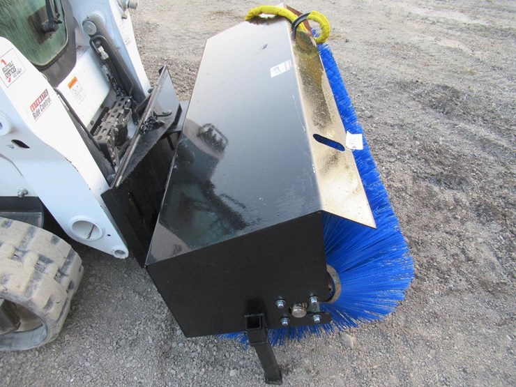 wildcat-76"-skid-steer-sweeper-image-5